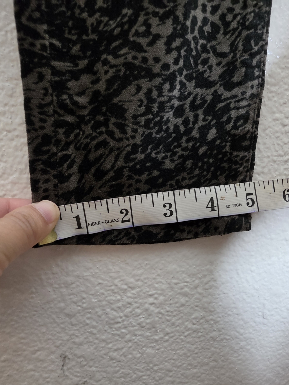 AG Adriano Goldschmied Farrah Skinny Ankle Leopard Velvet Size 28 - Picture 10 of 13